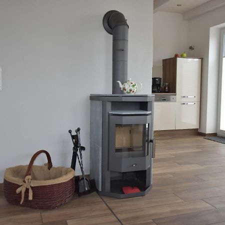 Cozy Holiday Home In Gross Schwansee With Sauna Exteriör bild