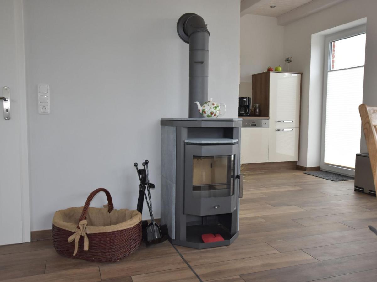 Cozy Holiday Home In Gross Schwansee With Sauna Exteriör bild