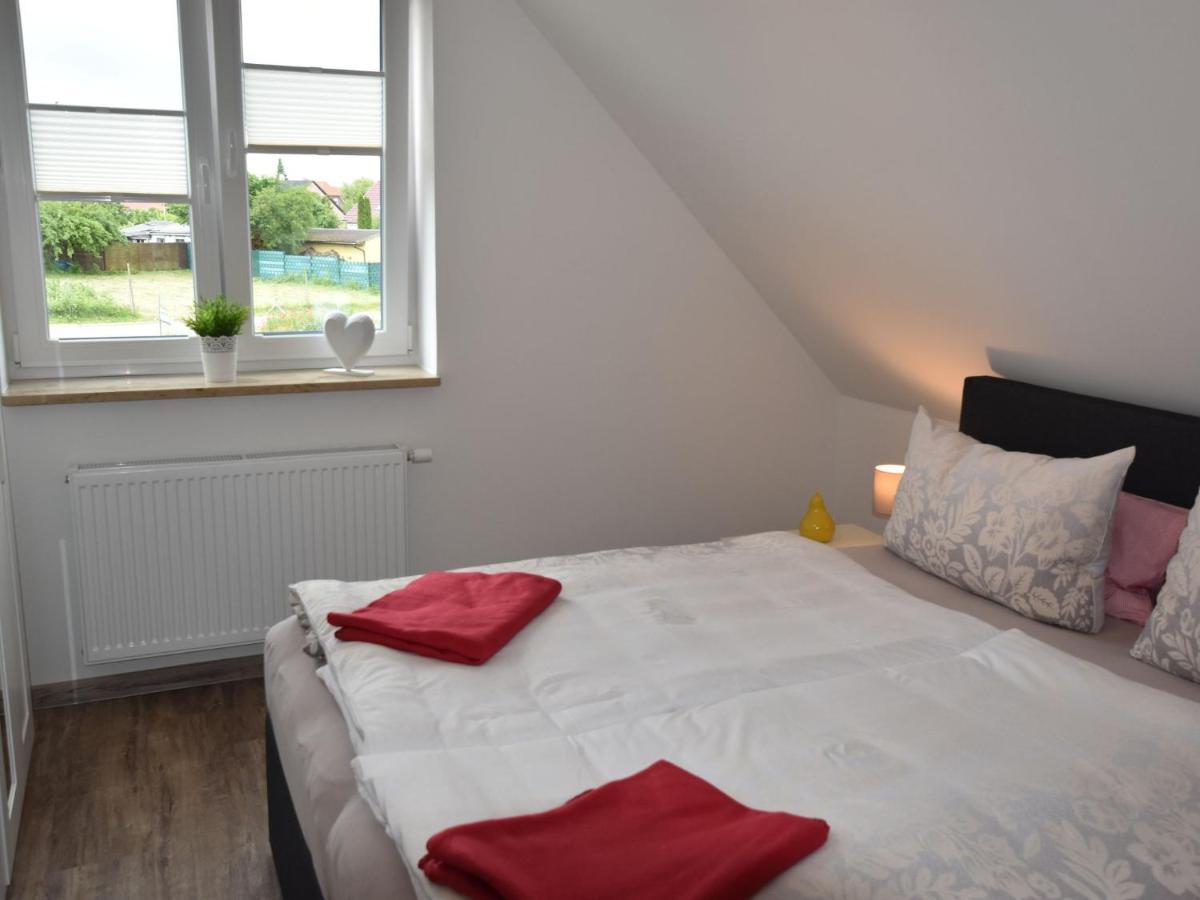 Cozy Holiday Home In Gross Schwansee With Sauna Exteriör bild