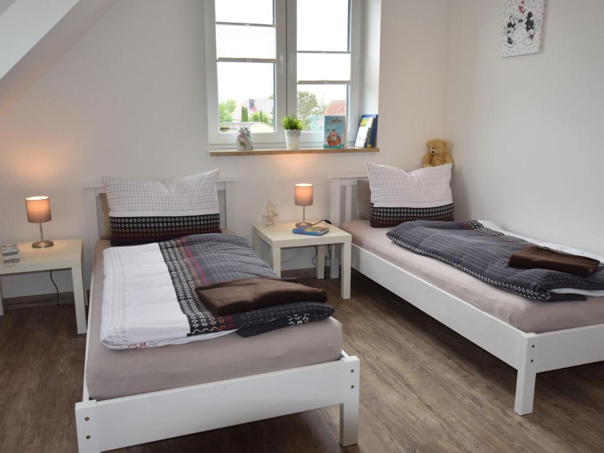Cozy Holiday Home In Gross Schwansee With Sauna Exteriör bild
