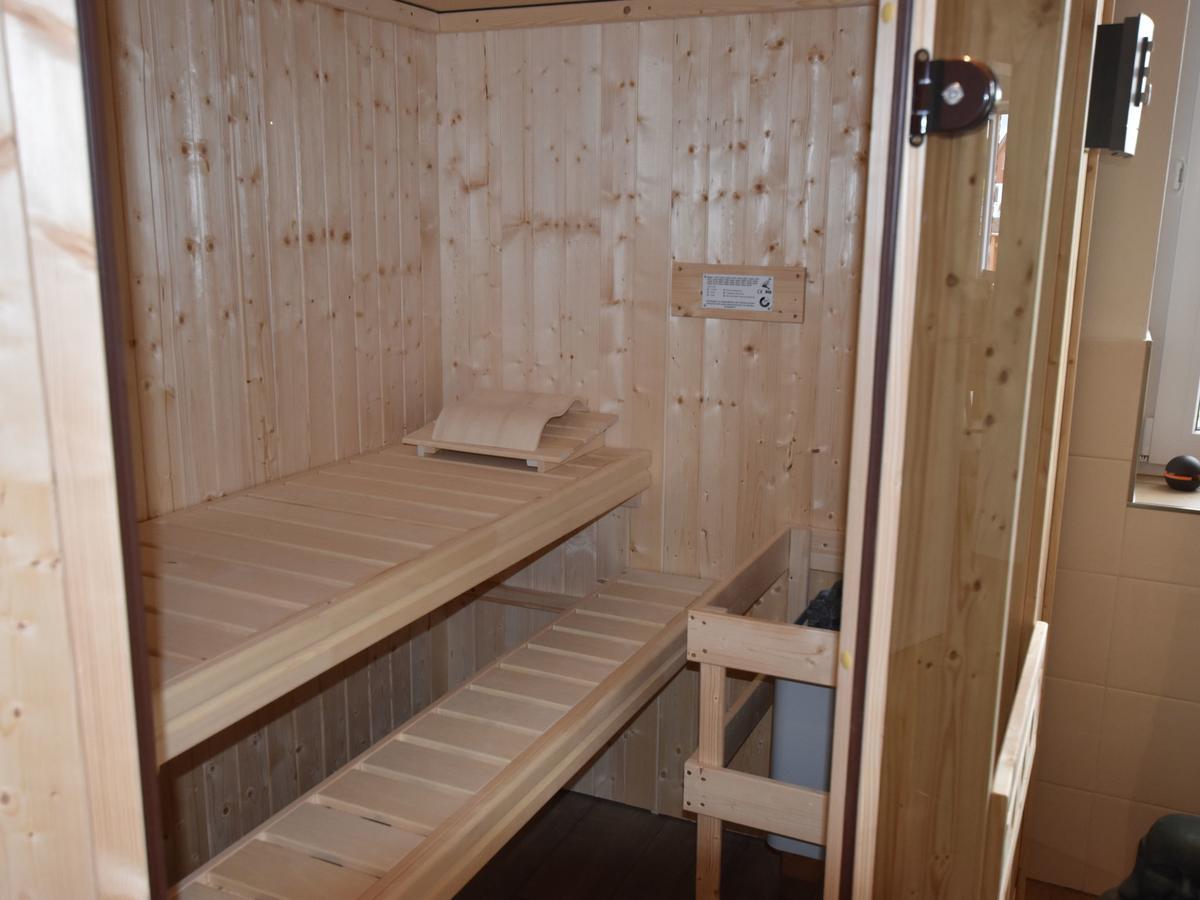 Cozy Holiday Home In Gross Schwansee With Sauna Exteriör bild
