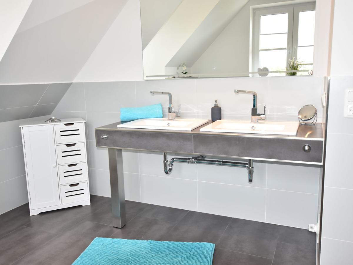 Cozy Holiday Home In Gross Schwansee With Sauna Exteriör bild